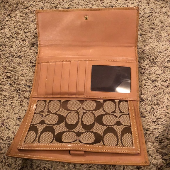 Coach Tri-Fold Wallet - Picture 3 of 4